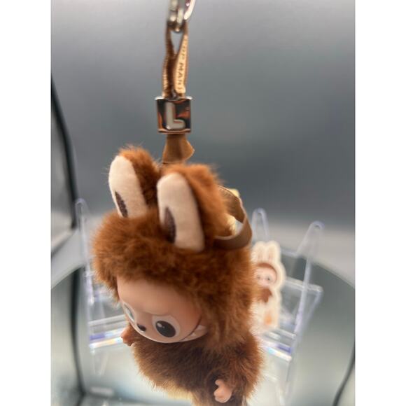 Pop Mart Pin For Love “L” CONFIRMED - Picture 2 of 4